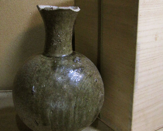 自然釉流れる須恵器フラスコ形瓶（奈良時代）